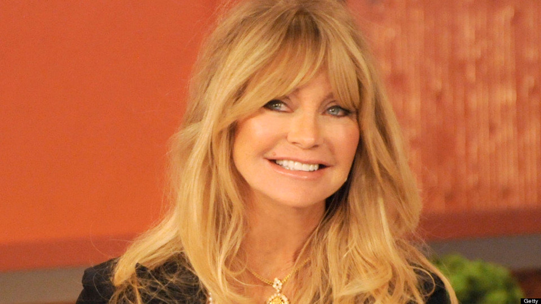 goldie hawn looks gorgeous 67 huffpost goldie hawn looks gorgeous 67 huffpost