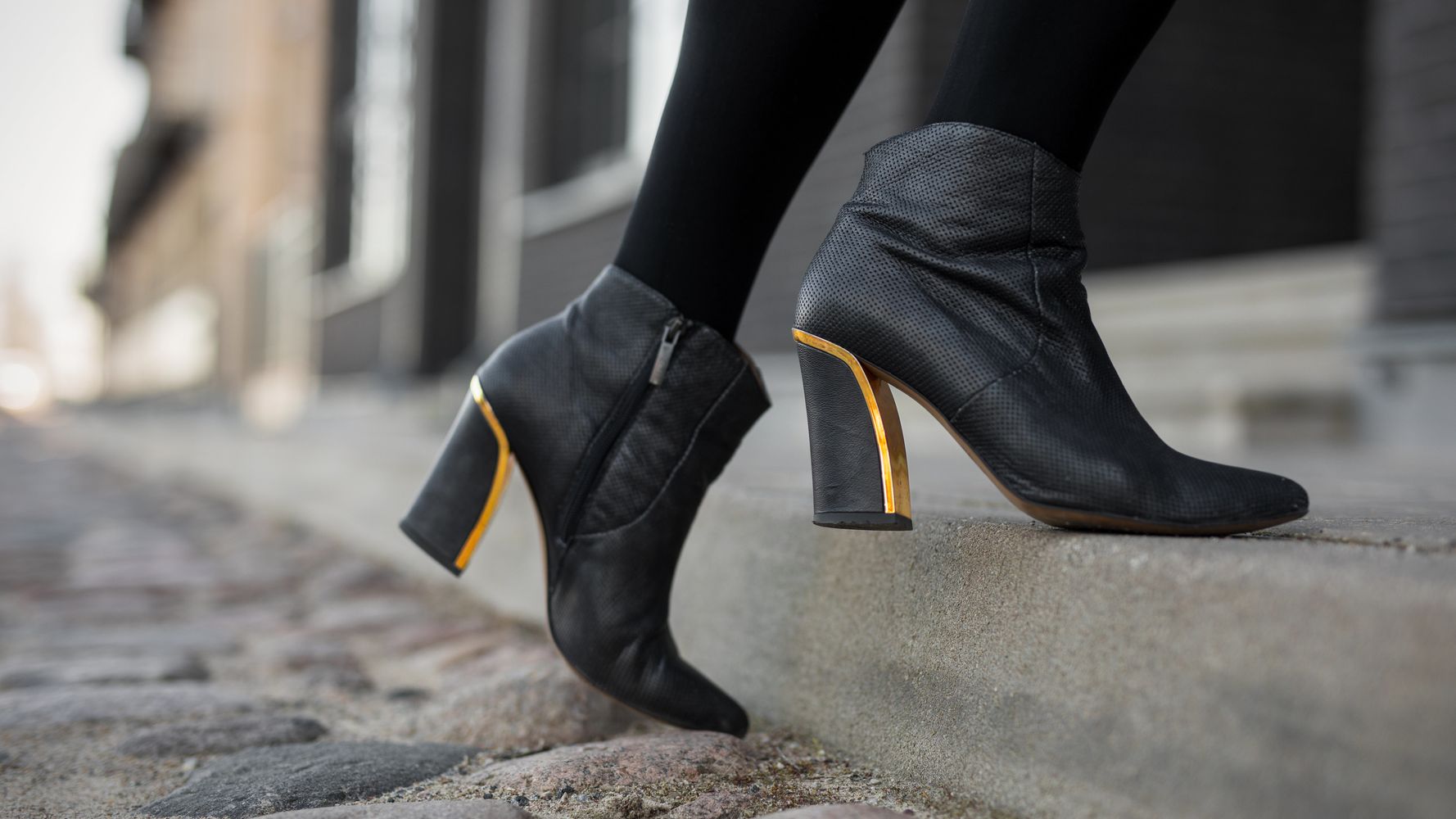 Coma stretch shop bootie jeffrey campbell