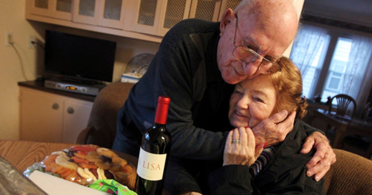 Holocaust Survivor Reunited With U.S. Soldier Who Saved Her 70 Years ...