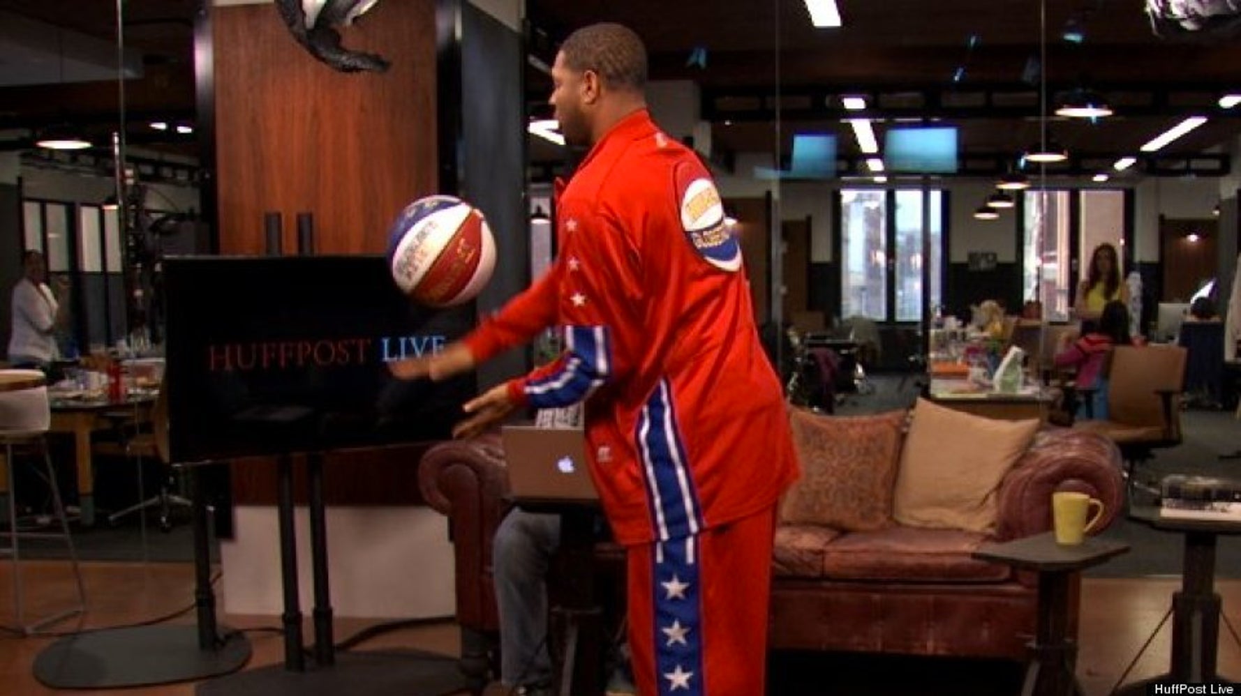 Harlem Globetrotter Handles Franklin Shows Off Some Moves HuffPost Videos