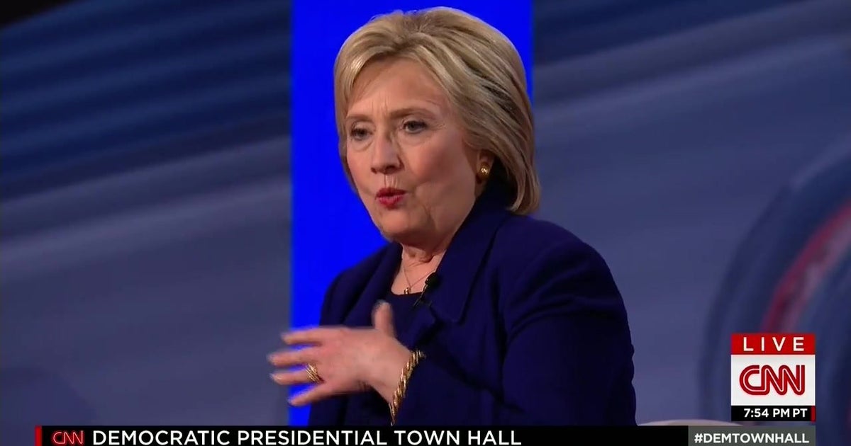 Hillary clinton discusses how she dressed in disguise as first lady