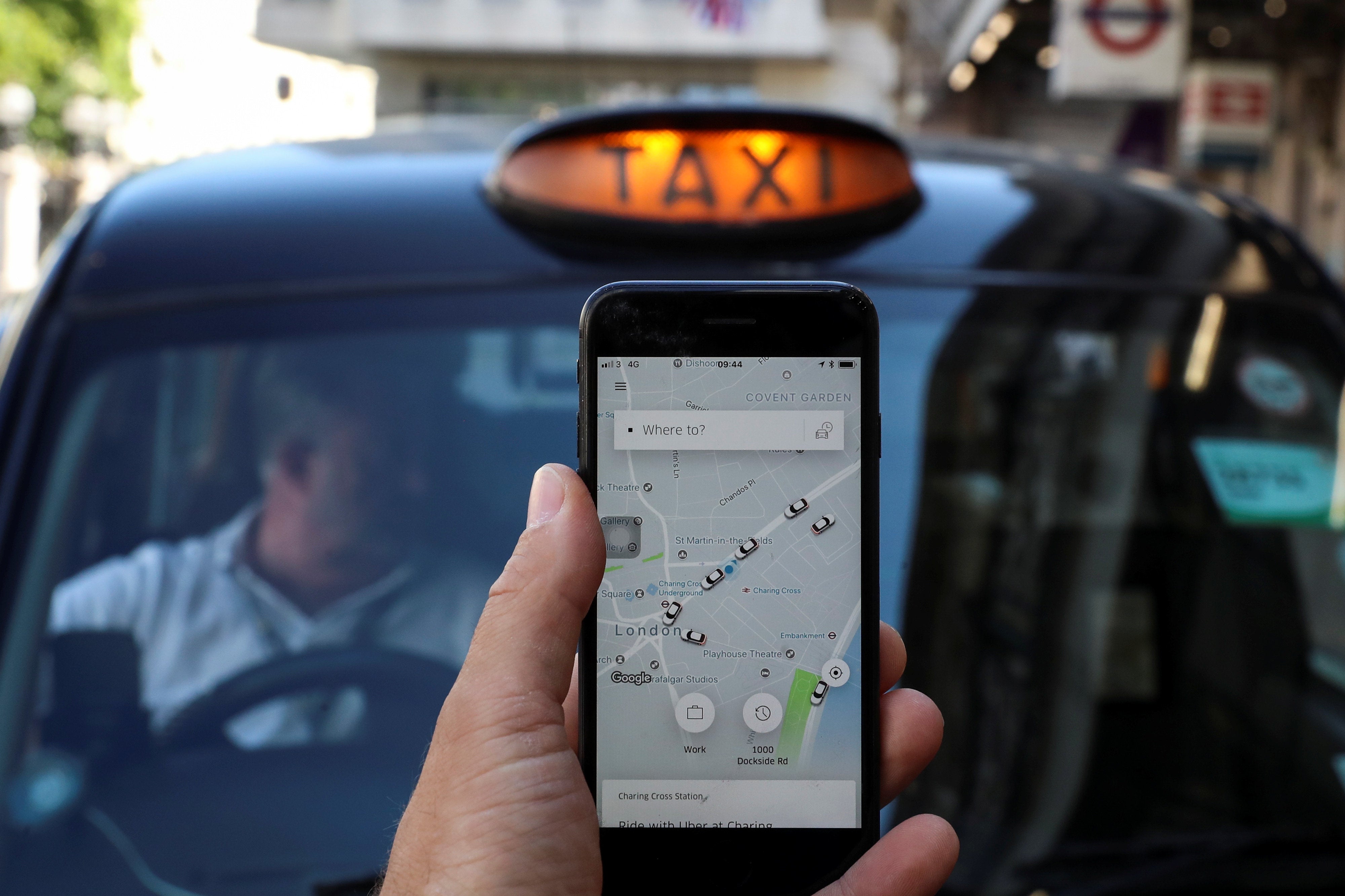 London taxi drivers ‘considering’ class action against Uber