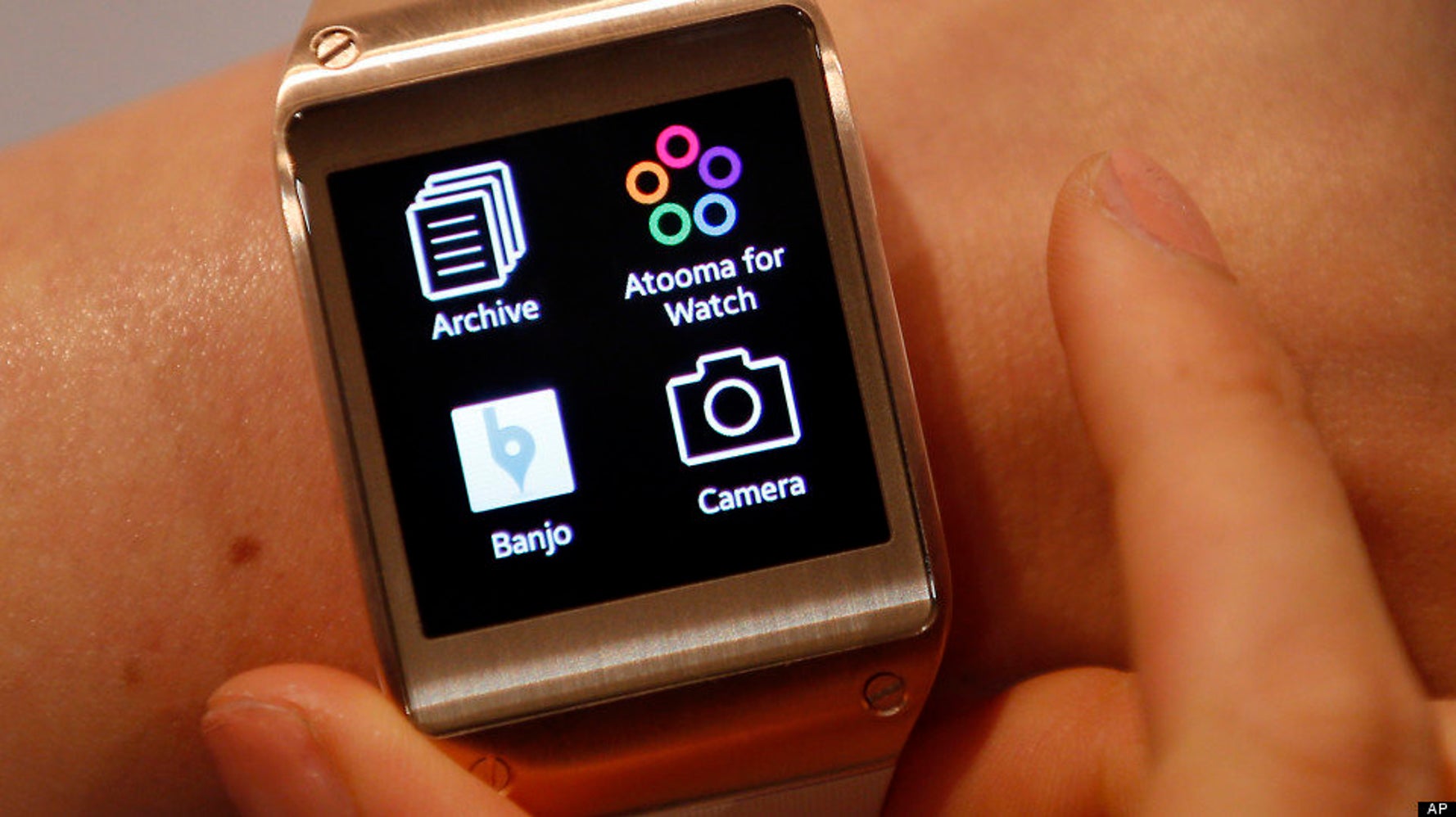 Samsung Announces A Watch You Won't Stop Watching | HuffPost Videos