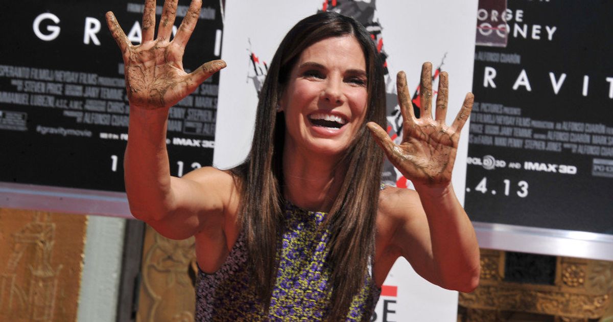 Sandra Bullock Looks Beautiful During Hand And Footprint Ceremony ...