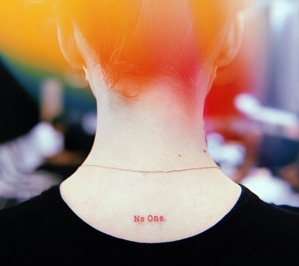 Maisie Williams Honors Game Of Thrones With A Very Arya Stark Tattoo Huffpost Entertainment