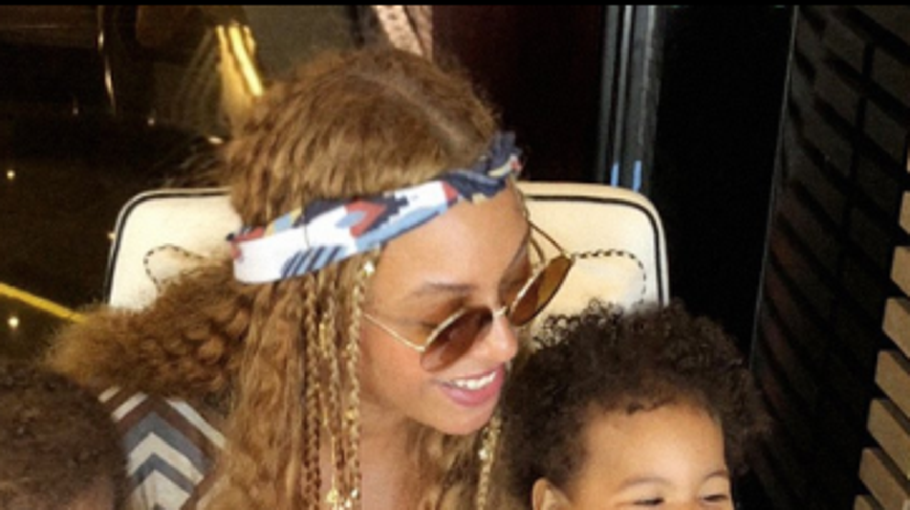 Beyoncé Shares Rare Photo With Twins Rumi And Sir | HuffPost Entertainment