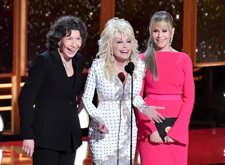 Lily Tomlin, Dolly Parton and Jane Fonda whetted appetites for a "9 to 5" sequel when they appeared at the 2017 Emmy Awards.&