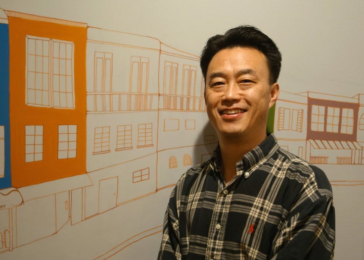 토론토의 한 카페에서 이장헌씨를 만났다.