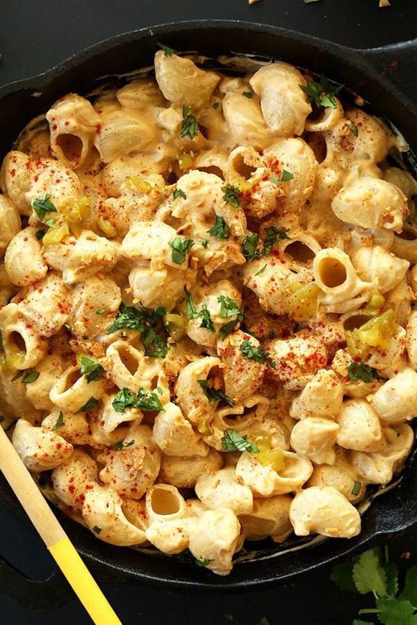 <strong>Get the&nbsp;<a href="https://minimalistbaker.com/vegan-green-chili-mac-n-cheese/" target="_blank">Vegan Green Chili