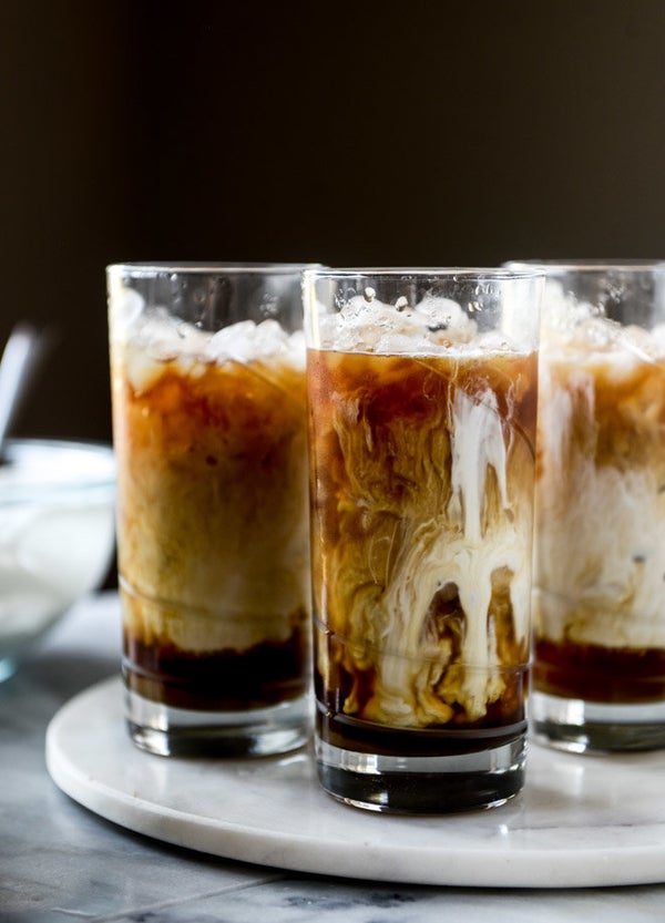 <strong>Get the&nbsp;<a href="https://www.howsweeteats.com/2016/03/iced-whiskey-coffees-with-whiskey-syrup-and-whipped-cream/
