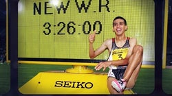 L'IAAF salue les 20 ans du record du monde invaincu de Hicham El Guerrouj