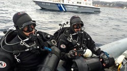 Φωτιά στο Μάτι: Υποθαλάσσιες έρευνες από τις Υποβρύχιες Αποστολές του Λιμενικού για τον εντοπισμό