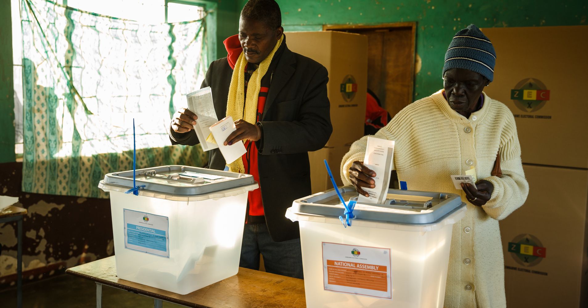 Zimbabweans Vote In First Election Since Removal Of Former President Robert Mugabe Huffpost 9137