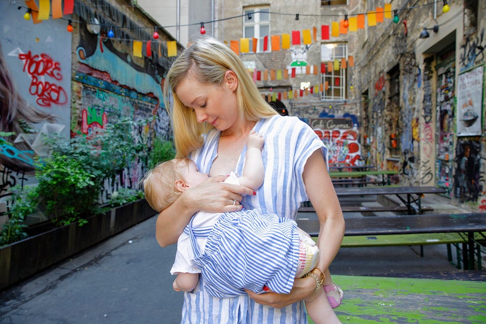 18 Stunning Photos Of Moms Breastfeeding Around The World