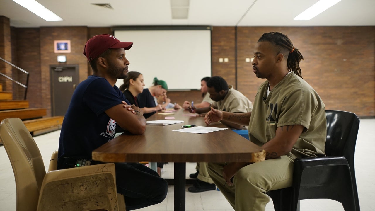 Lee Mitchell, Jr., a detainee at the Cook County jail in Chicago, registers to vote in July.