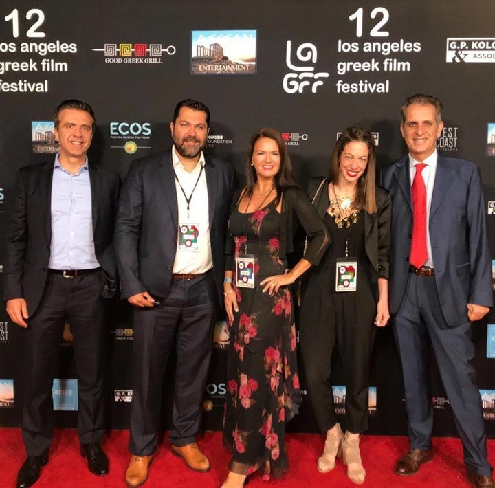 Η συγγραφέας Alysia Helming στο φετινό Los Angeles Greek Film Festival, το οποίο η Protogenesis Media στηρίζει ως χορηγός, μαζί με τον Γενικό Γραμματέα Ψηφιακής Πολιτικής, Λευτέρη Κέρτσο, τον Έλληνα πρόξενο του Los Angeles, Γρηγόρη Καραχάλιο, τον Προϊστάμενο Διεύθυνσης Διεθνούς Επικοινωνίας, Αλέξη Γεωργιάδη, και την υπεύθυνη επικοινωνίας της Protogenesis Media, Σόνια Ροδιάδη