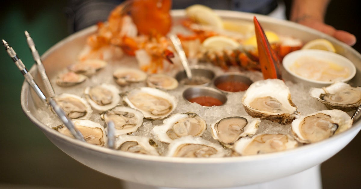 The Best Way To Eat An Oyster, According To Experts HuffPost Life
