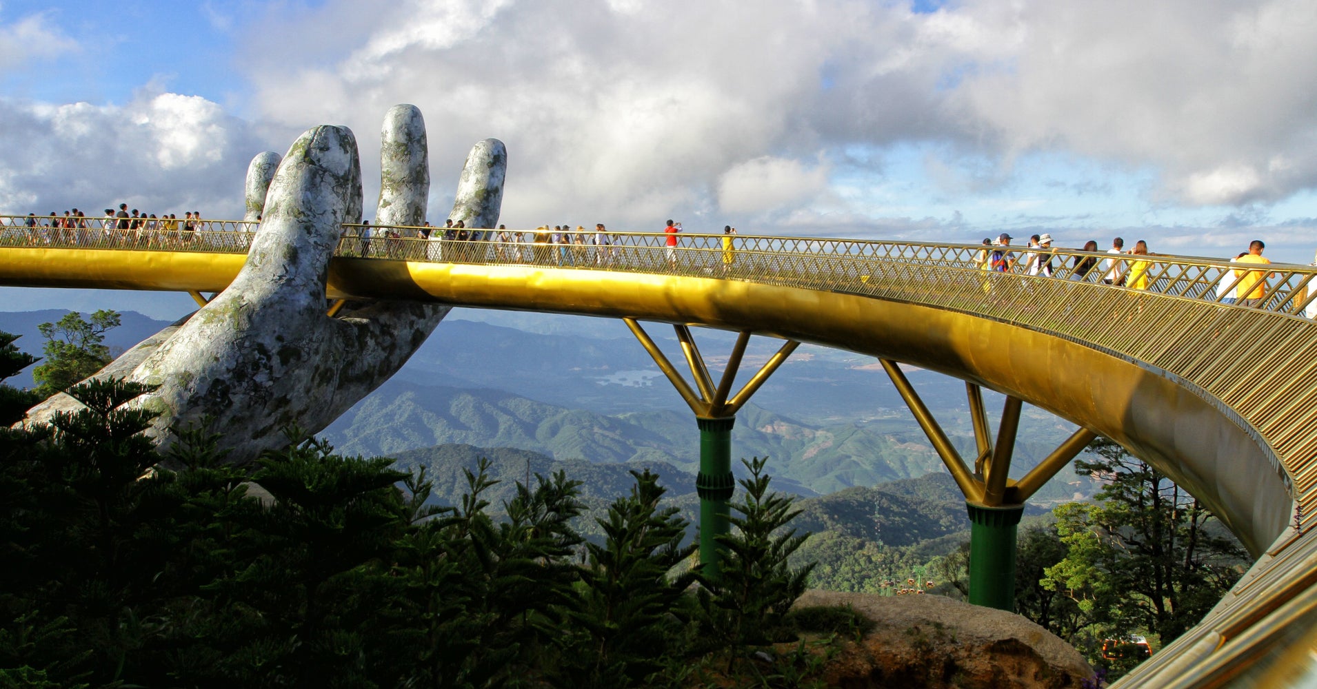 The New 'Golden Bridge' In Vietnam Is Hands-Down The Coolest Bridge ...