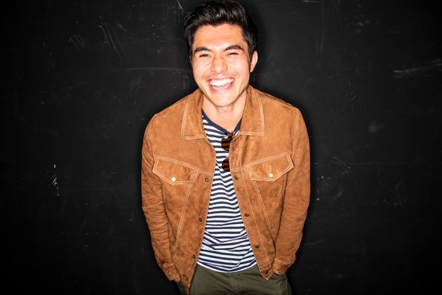 Henry Golding Of Crazy Rich Asians From Hairstylist To Cutting It As A Breakout Star Huffpost