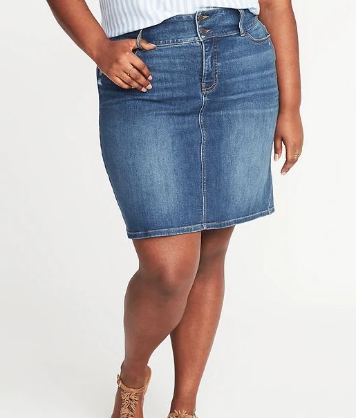 plus size denim skirt outfit