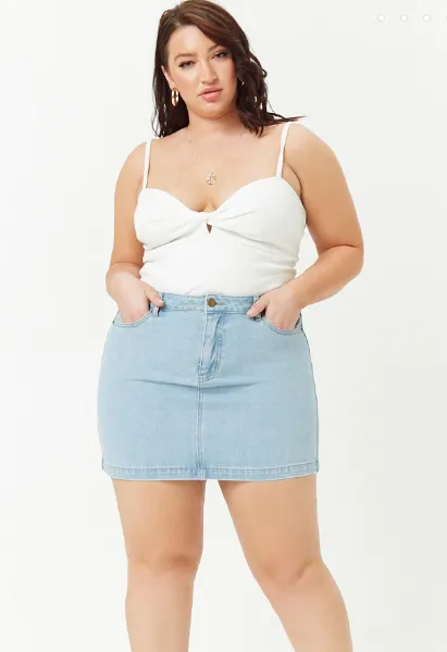 18 Best Denim Skirts Outfits for Plus Size Women to Wear