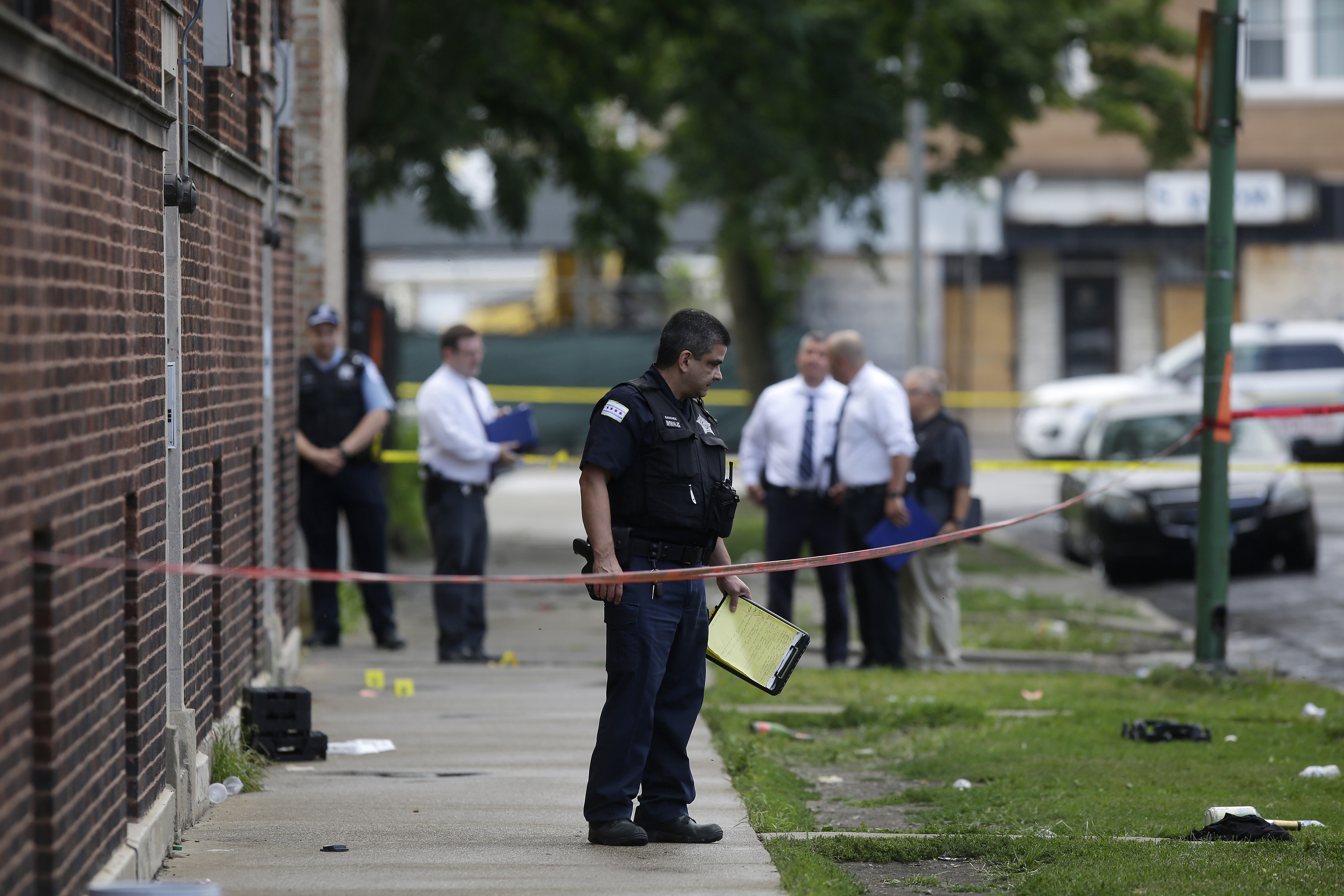 Chicago Gun Violence Leaves Dozens Shot, 4 Killed In Single Night ...