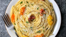Esta receita de macarrão em uma panela só fica perfeita em menos de 30