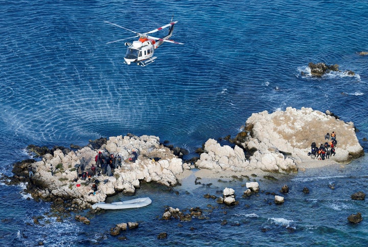 Φωτογραφία από παλαιότερη διάσωση προσφύγων στις ακτές της γείτονος χώρας από την τουρκική ακτοφυλακή 