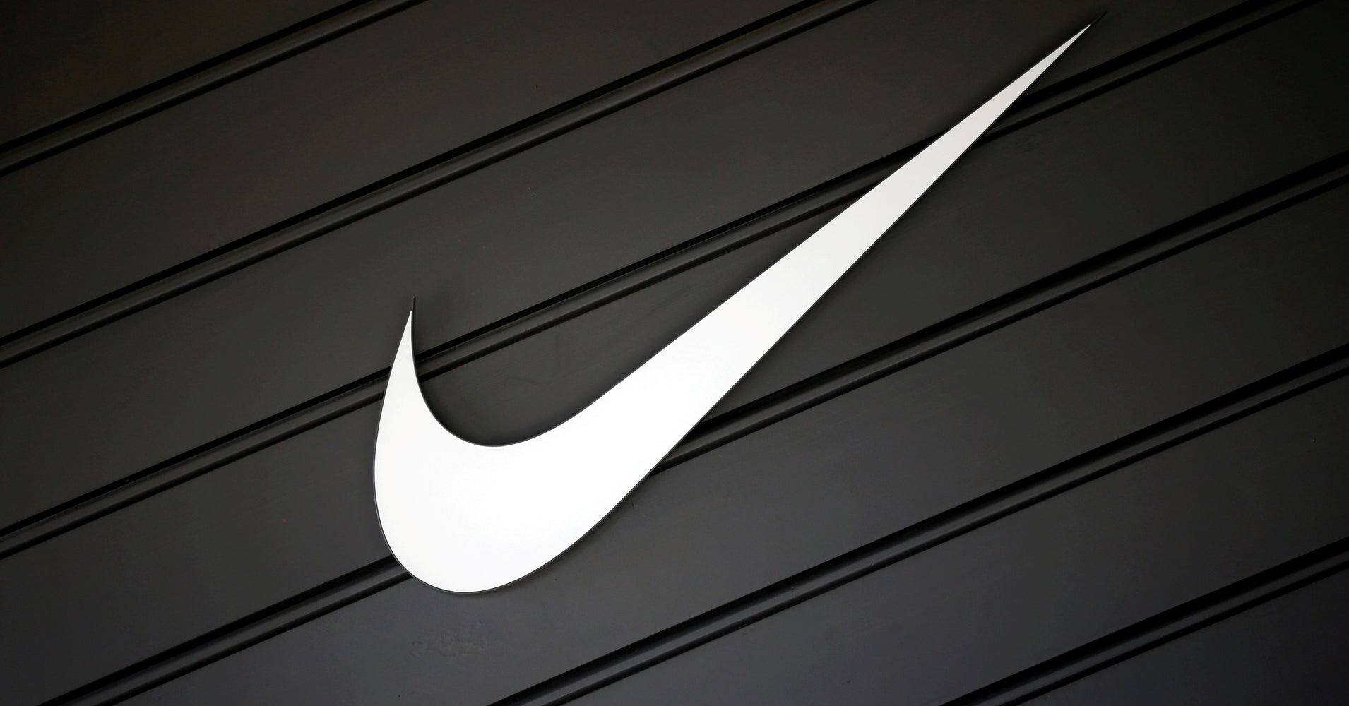 Ex Employees Sue Nike For Gender Discrimination Huffpost