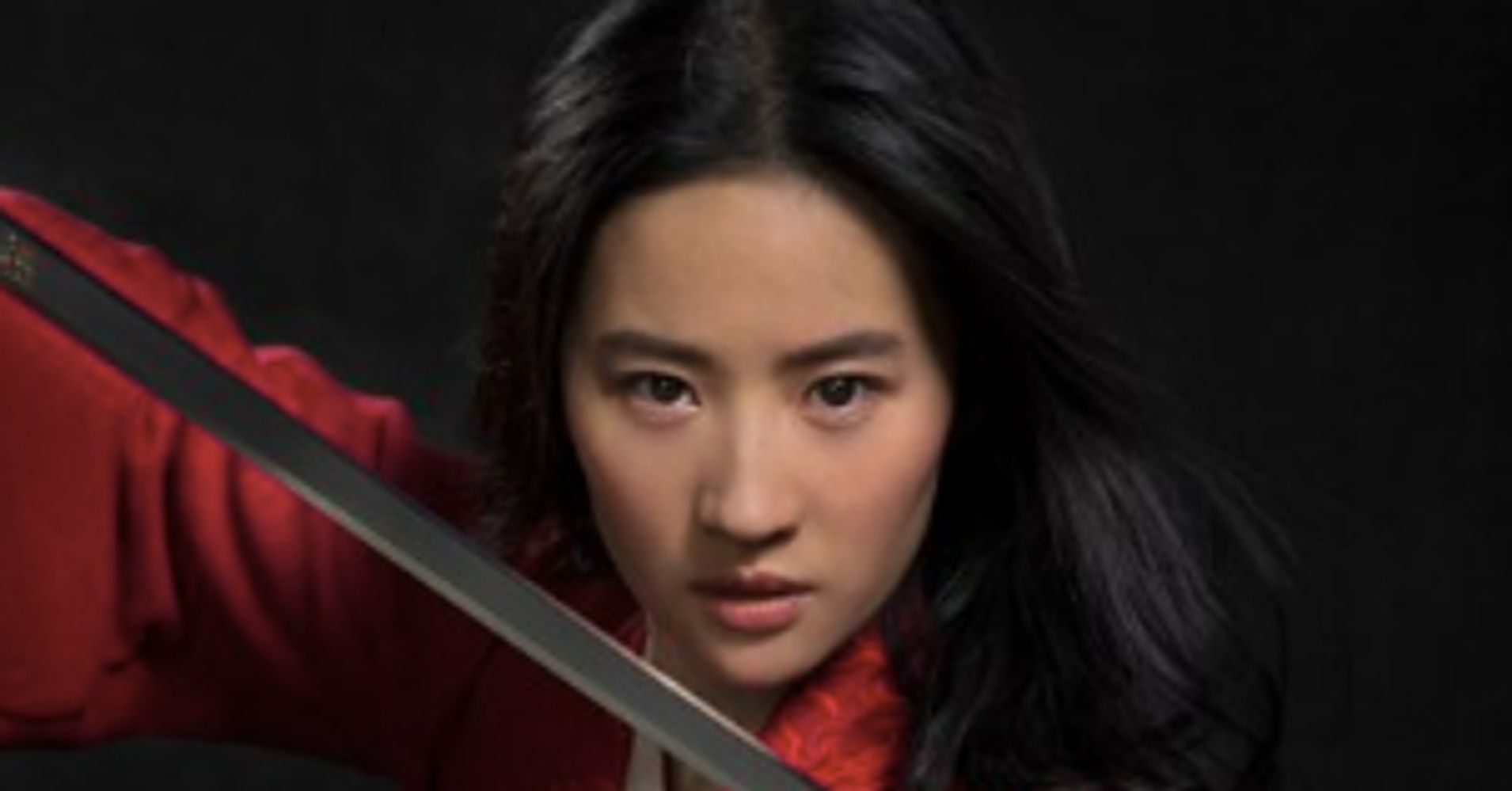 Mulan First Look Shows Disney S Live Action Princess Is Ready For Battle Huffpost