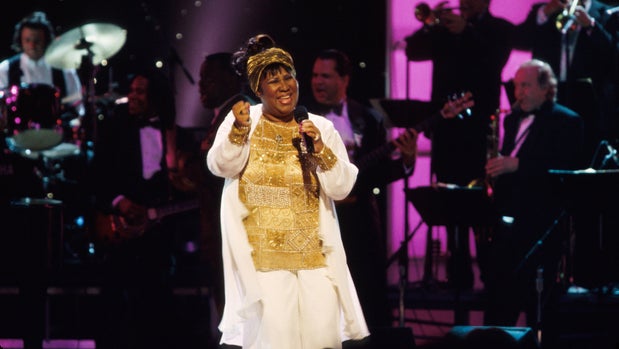 Singer Aretha Franklin performing at VH1 Divas Live.  (Photo by Marion Curtis/DMI/The LIFE Picture Collection/Getty Images)