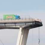 Lkw-Fahrer aus Genua beschreibt, wie vor ihm die Brücke