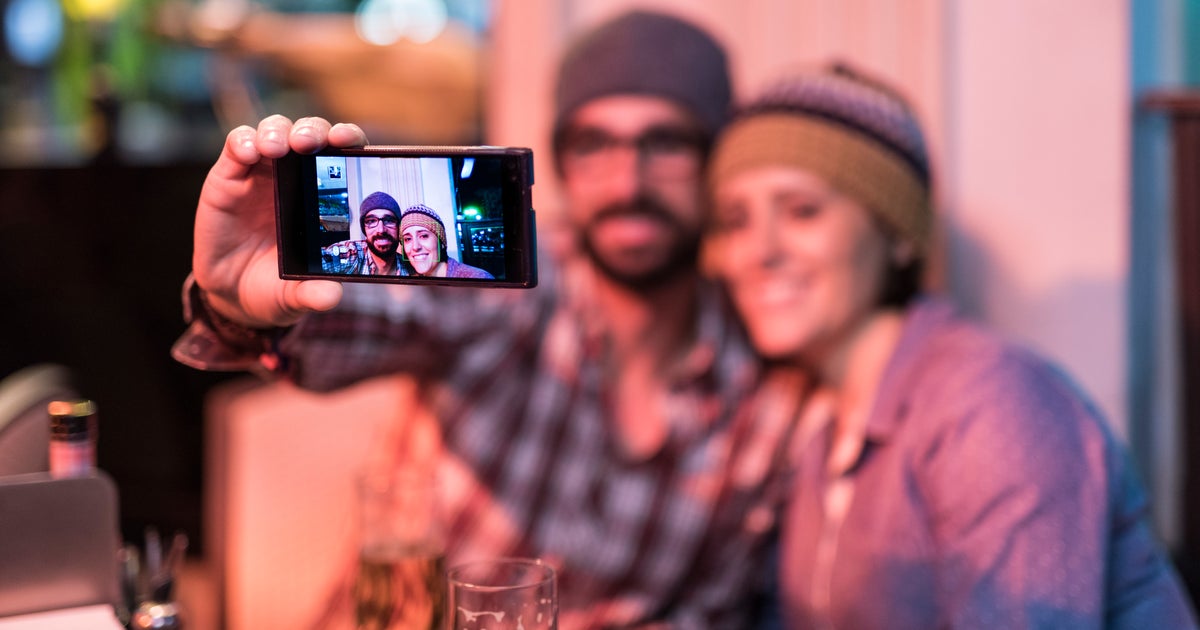 Most Of Us Are Trying To Date 'Out Of Our League,' New Study Suggests ...