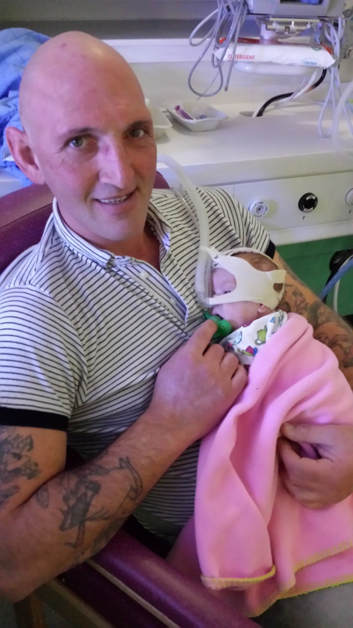 <strong>Julian Maddern and his daughter.</strong>