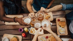Parei de beber e agora me sinto por fora da