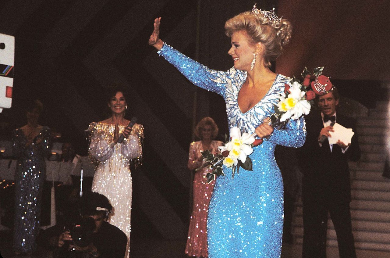 Carlson is awarded the crown during the 1989 Miss America competition in Atlantic City, New Jersey, on Sept. 16, 1988.