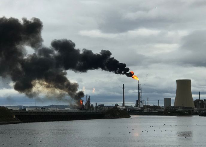 A fire has broken out at an oil refinery in Stanlow.