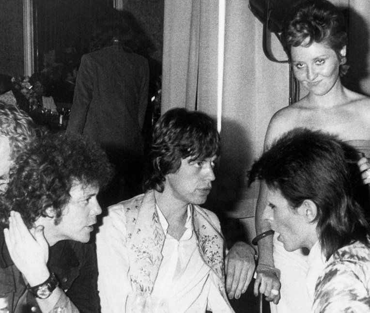 To ιστορικό πάρτι του 1973, όπου ο Μπόουι κάλεσε τους διάσημους φίλους του στο Cafe Royal για να αποχαιρετήσουν όλοι μαζί την περσόνα του, Ziggy Stardust.
