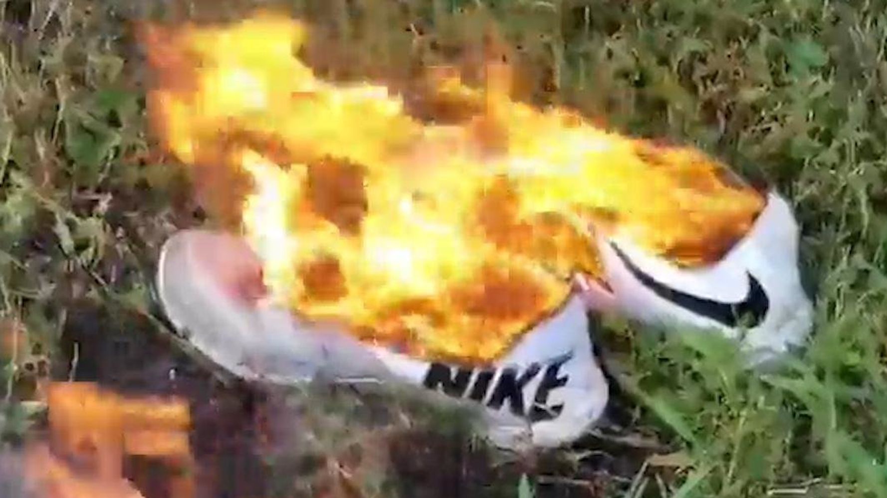 fout Monopoly staal Watch Critics Destroy Their Nike Gear Amid New Colin Kaepernick Campaign |  HuffPost Videos