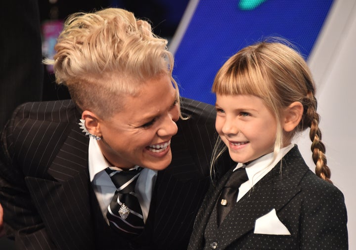 INGLEWOOD, CA - AUGUST 27: Pink and Willow Hart attend the 2017 MTV Video Music Awards at The Forum on August 27, 2017 in Inglewood, California. (Photo by Frazer Harrison/Getty Images)