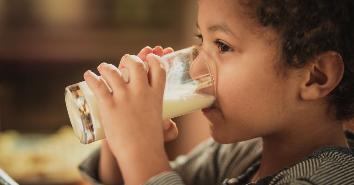 Wonder Whether To Give Your Child Milk Before Bed? Research Has The