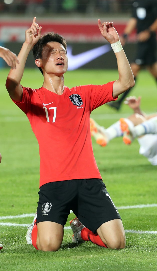 대한민국 축구대표팀 이재성이 7일 오후 경기도 고양시 고양종합운동장에서 열린 KEB하나은행 초청 축구국가대표팀 친선경기 대한민국-코스타리카에서 선취득점을 한 후 기뻐하고 있다 .