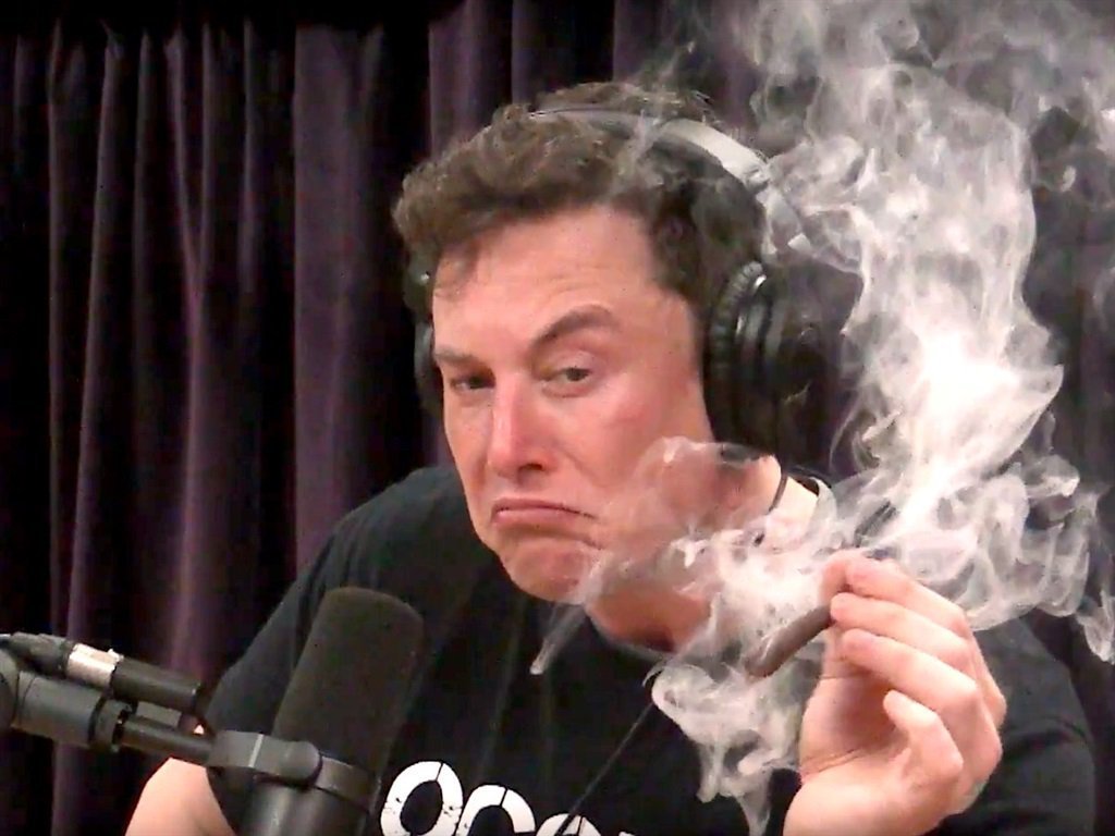 Elon Musk Smoked A Blunt On Joe Rogan's Podcast | HuffPost