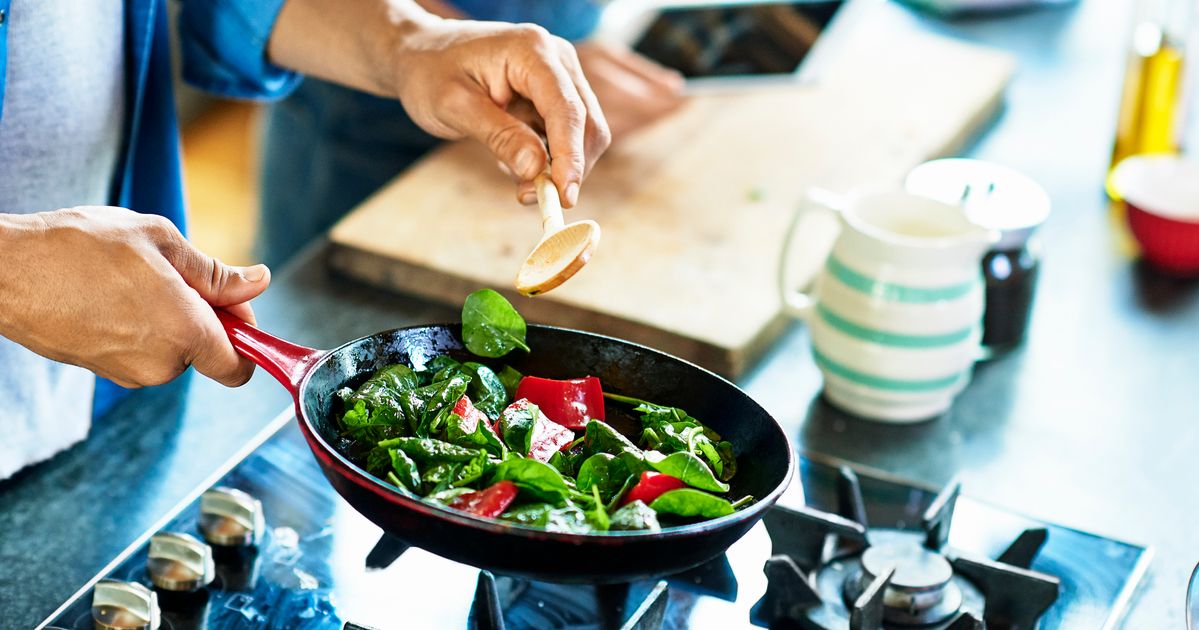 Cooking food 5. Процесс приготовления еды. Готовка на кухне. Хобби готовка еды. Приготовление пищи картинки.