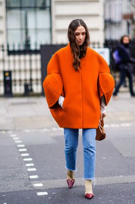 Oversized tote bags took Fall 2019 street style by storm