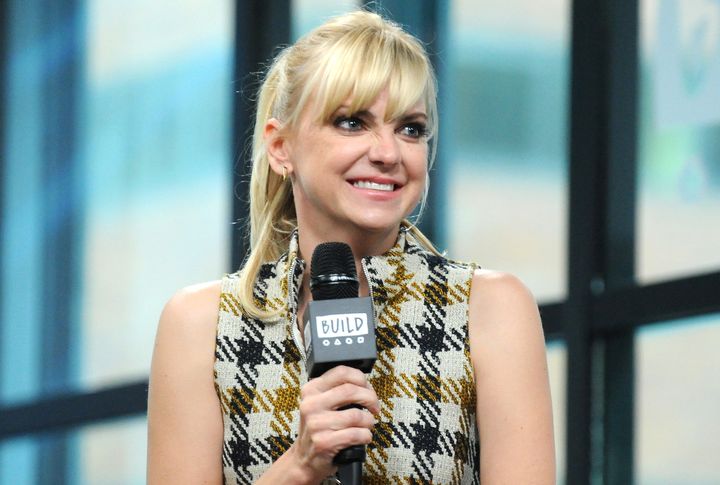 Anna Faris knows a (funny) thing or two about cooking with kids. 