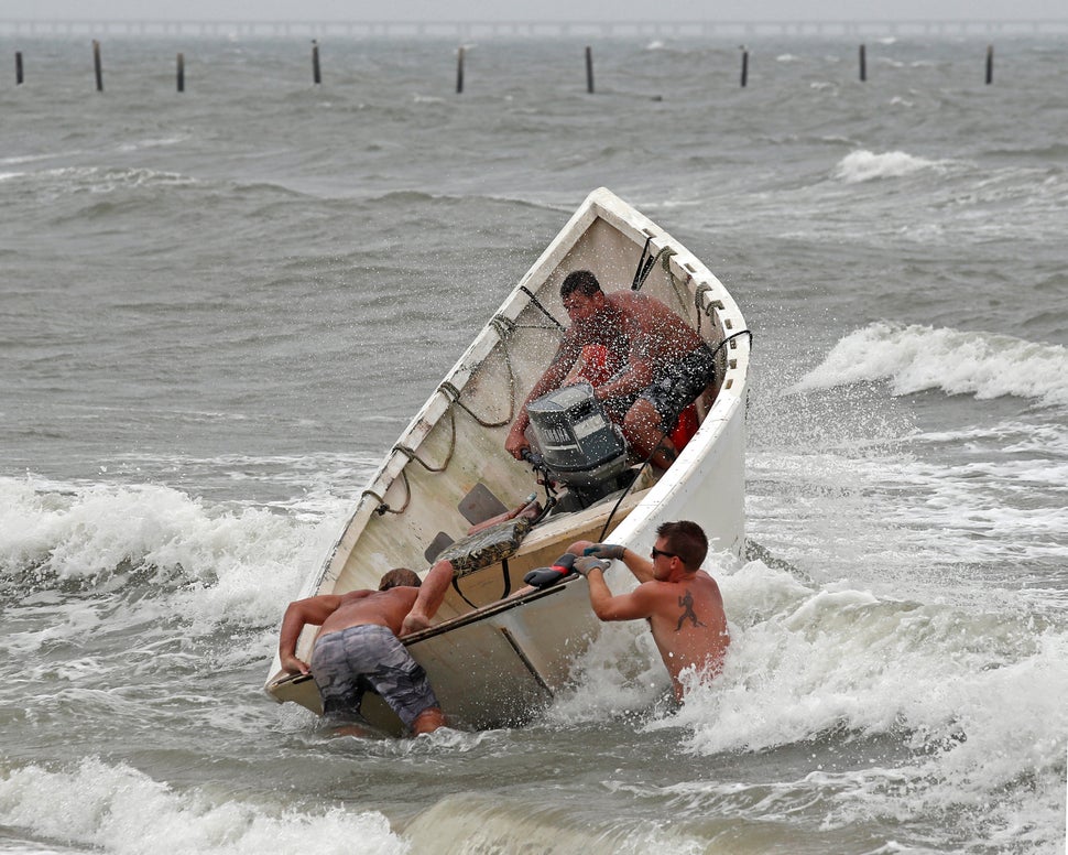 It Begins Hurricane Florence Starts Its Slow Move Inland HuffPost