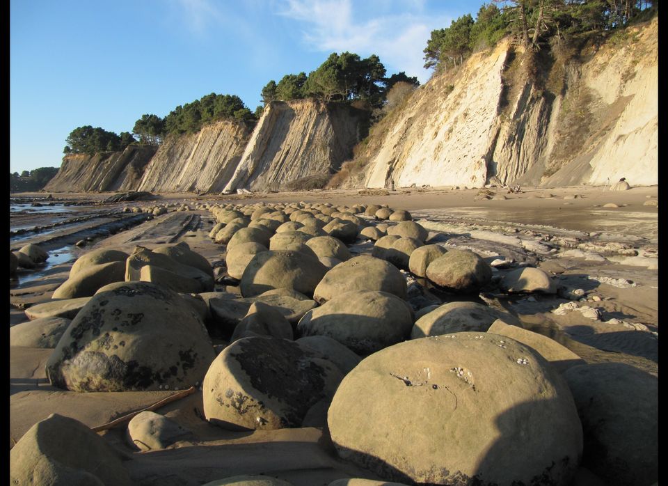 Bowling Ball Beach, <a href="http://www.lonelyplanet.com/usa/california" role="link" rel="nofollow" class=" js-entry-link cet-external-link" data-vars-item-name="California" data-vars-item-type="text" data-vars-unit-name="5b9b19afe4b03a1dcc7477cb" data-vars-unit-type="buzz_body" data-vars-target-content-id="http://www.lonelyplanet.com/usa/california" data-vars-target-content-type="url" data-vars-type="web_external_link" data-vars-subunit-name="before_you_go_slideshow" data-vars-subunit-type="component" data-vars-position-in-subunit="10">California</a>