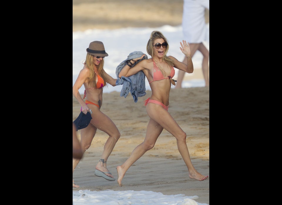 Maria Menounos Rocks A White Swimsuit In Miami (PHOTOS)