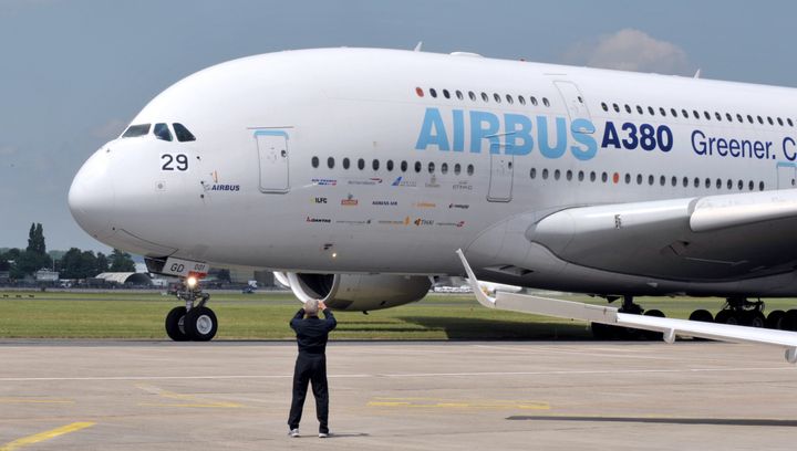 Engineers call for grounding of A380 after cracks found in wings ...